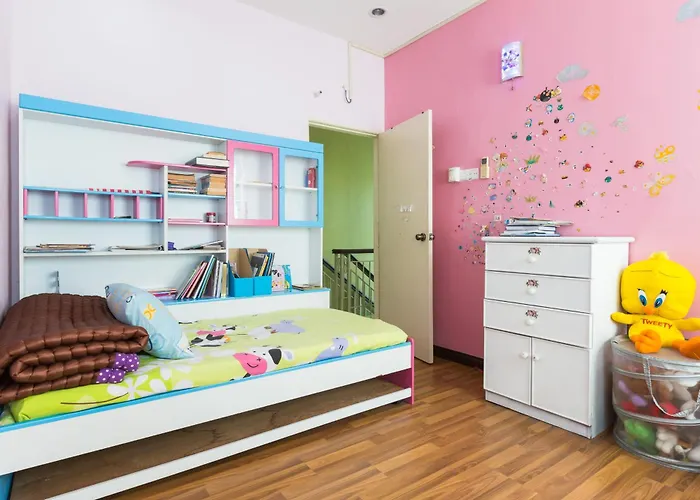 Cosy Homestay At Penang Island -Beach And Village
