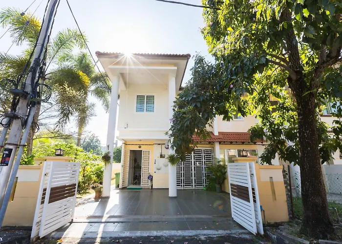 Cosy Homestay At Penang Island -Beach And Village