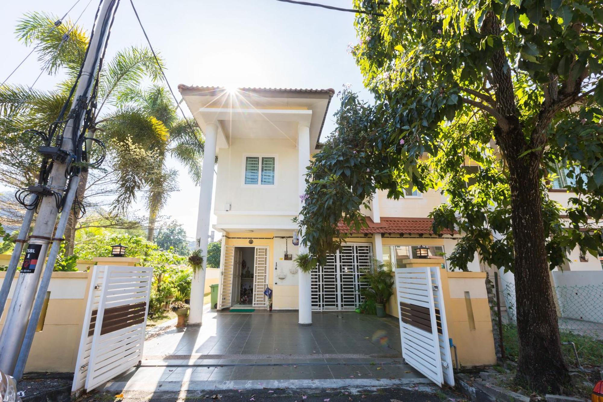 Cosy At Penang Island -beach And Village Bayan Lepas